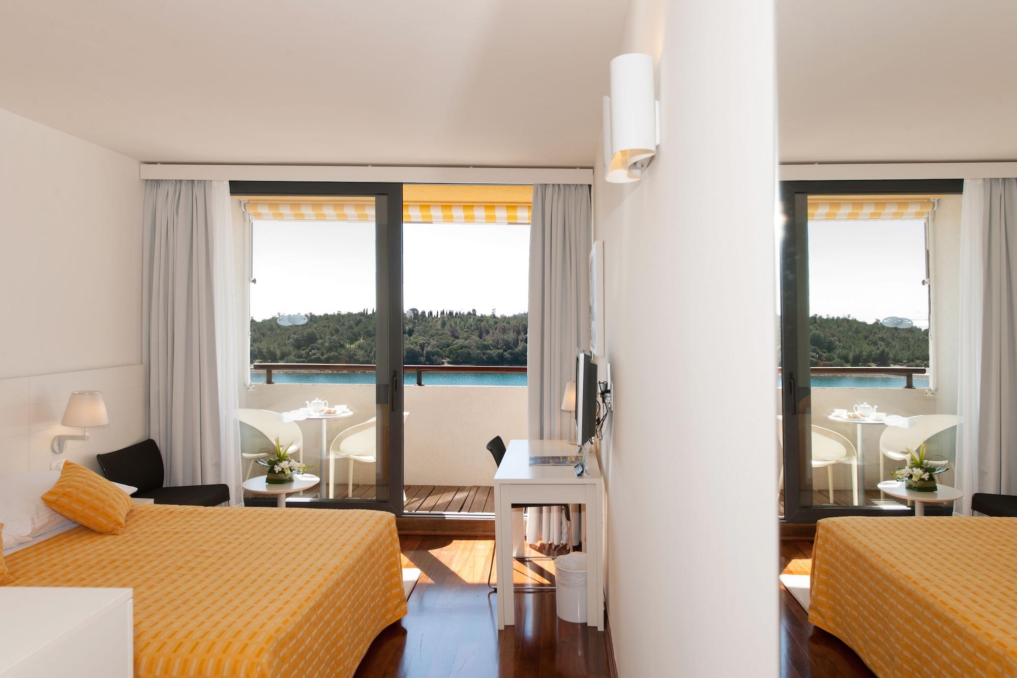 Maistra Select Island Hotel Istra Rovigno Esterno foto