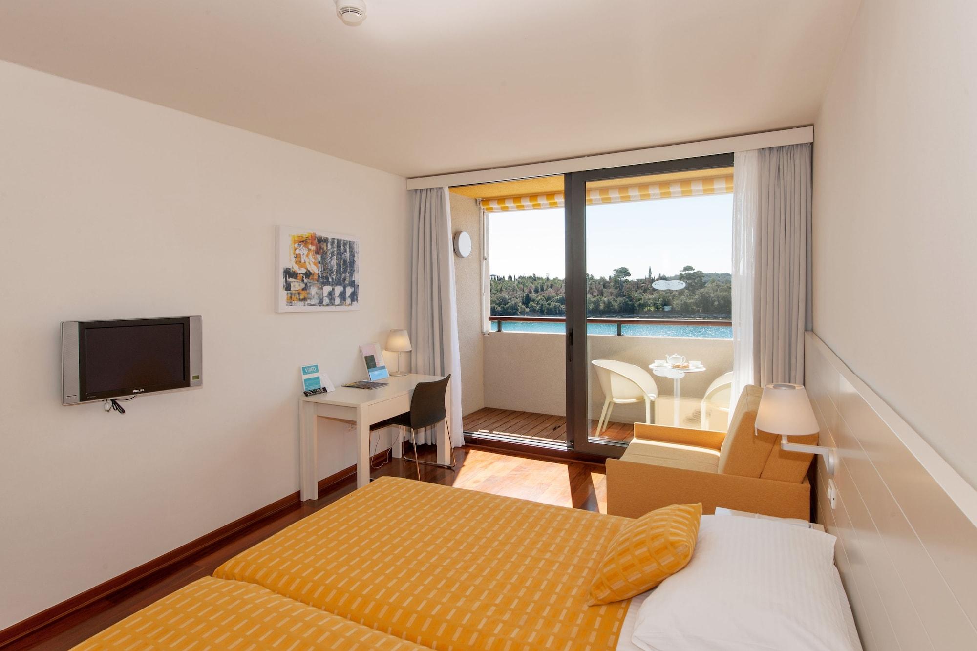 Maistra Select Island Hotel Istra Rovigno Esterno foto