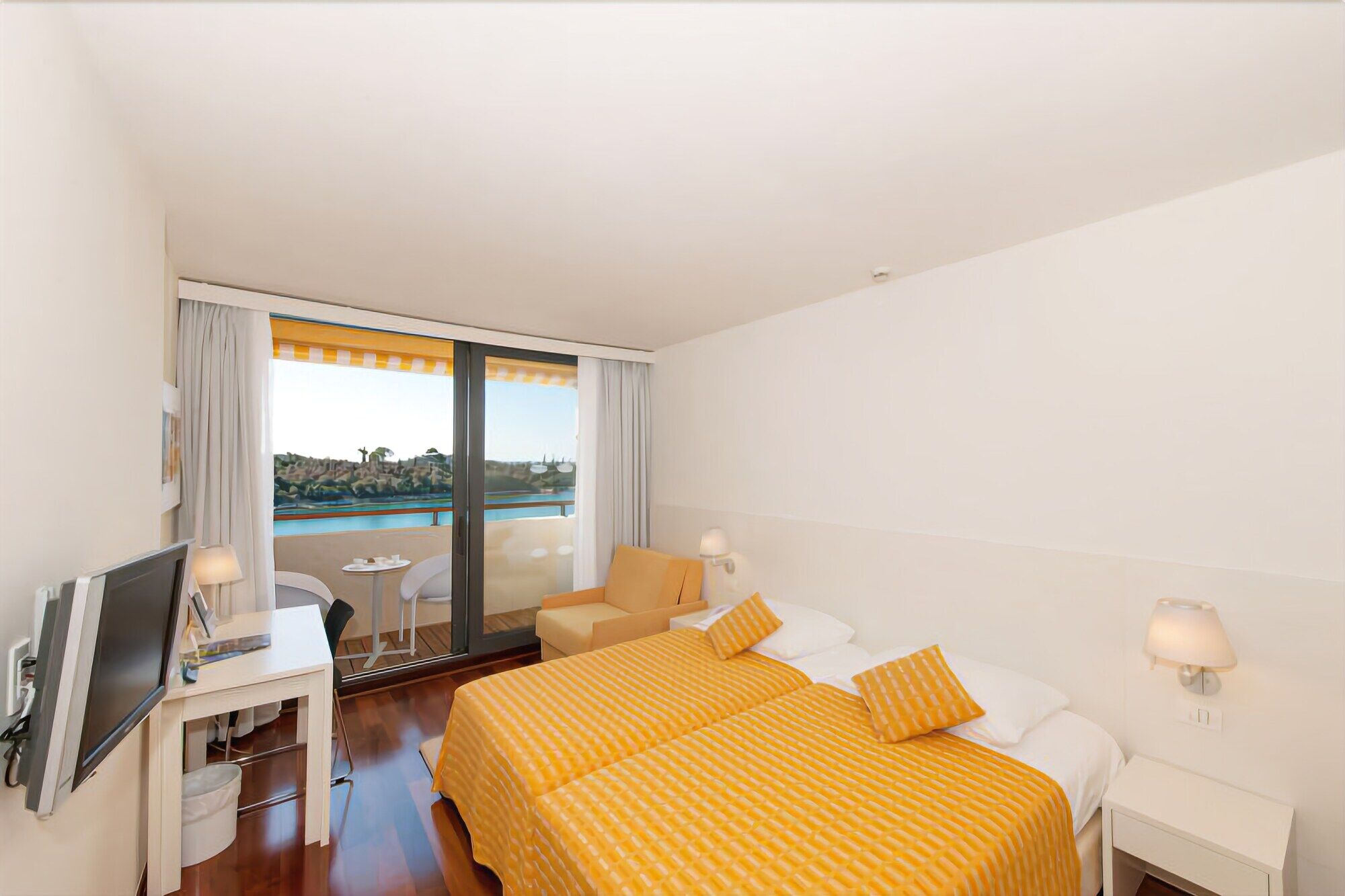 Maistra Select Island Hotel Istra Rovigno Esterno foto